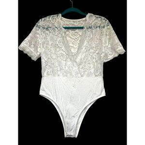 White Lace Floral Short Sleeve Bodysuit Women's Size L Top Leotard Stretch Snaps